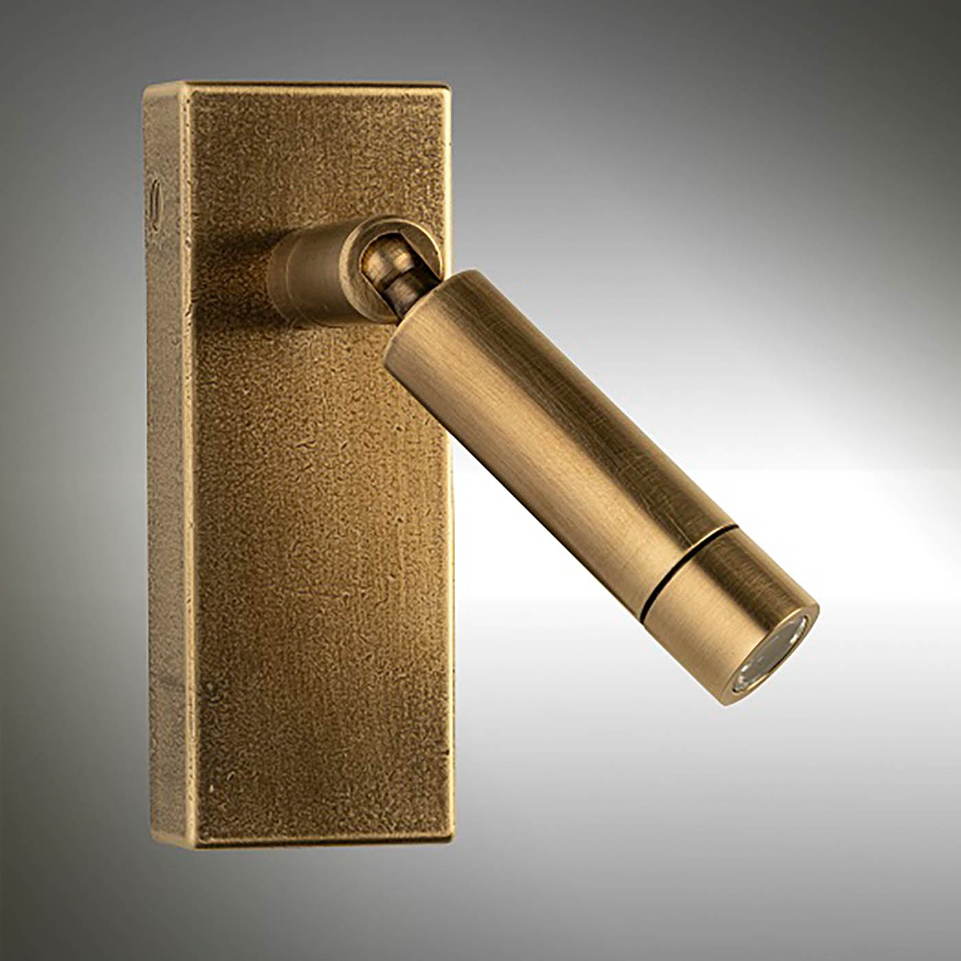 Kleines Gelenk-Leselicht für’s Schlafzimmer AL47: Das Modell ohne Schalter in natur matt satiniert.