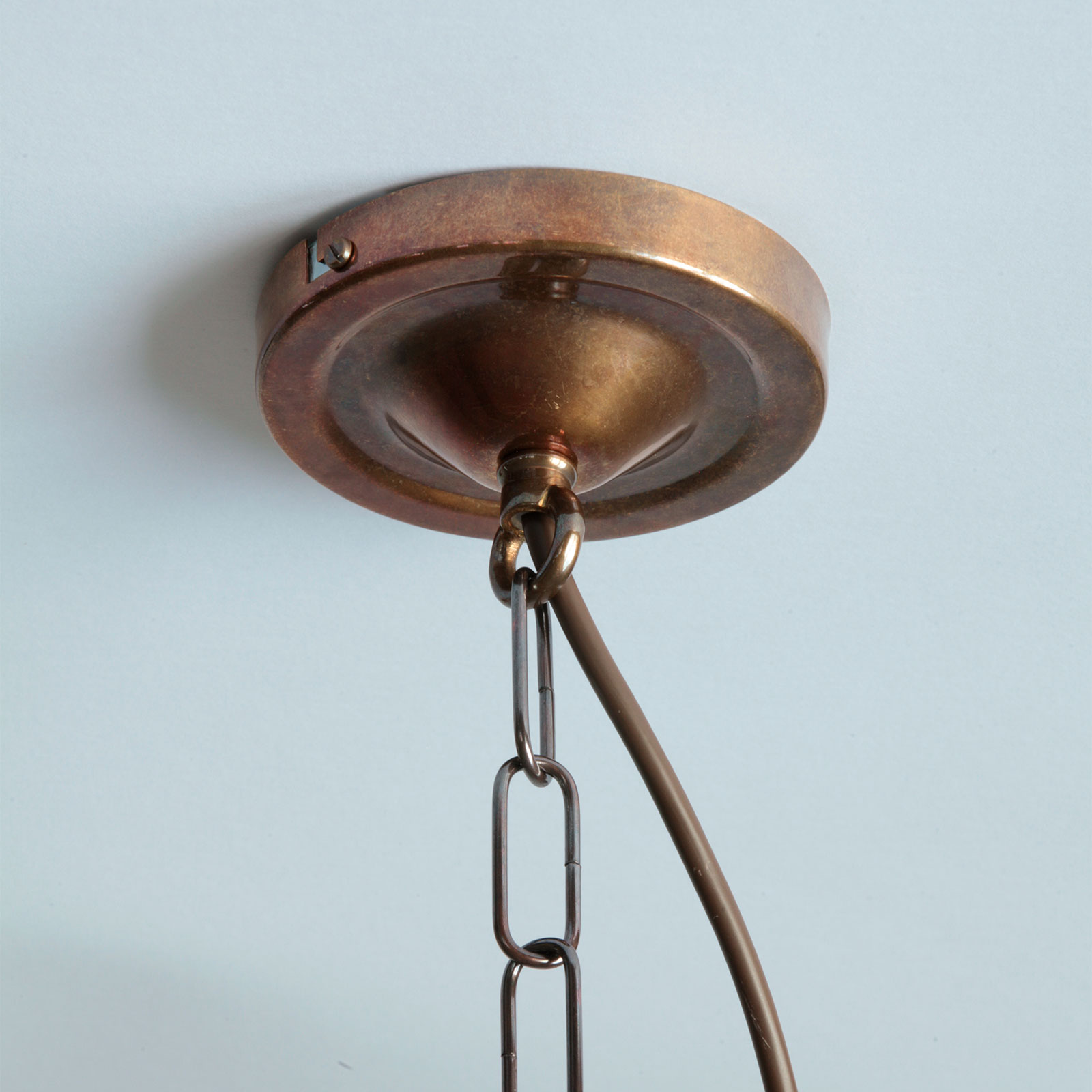 Bild 12: Deckenteil zur Kettenaufhängung, Alt-Messing patiniert, Ø 10 cm Industrieleuchte mit Schutzgitter und Holophanglas-Refraktor: Deckenteil zur Kettenaufhängung, Alt-Messing patiniert, Ø 10 cm