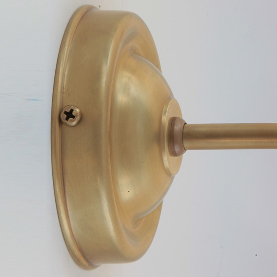 Jugendstil-Wandlampe aus Messing mit Glockenschirm: Der Wandschild in Messing goldgelb handpatiniert
