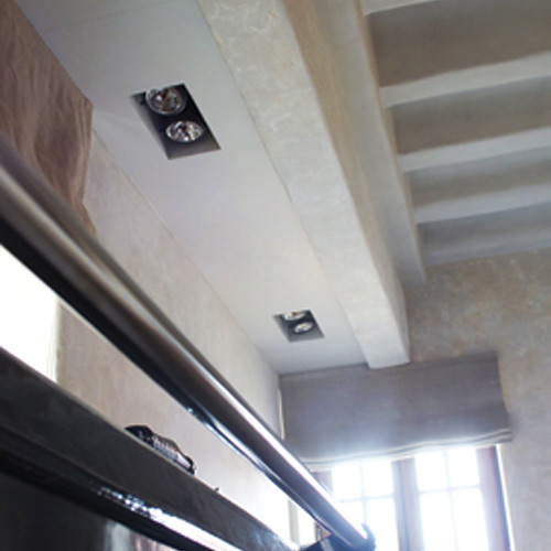 Bild 9: Zweiflammiges Strahlermodell in die Decke montiert PHANTOM Decken-Einbaustrahler mit Charakter: Zweiflammiges Strahlermodell in die Decke montiert