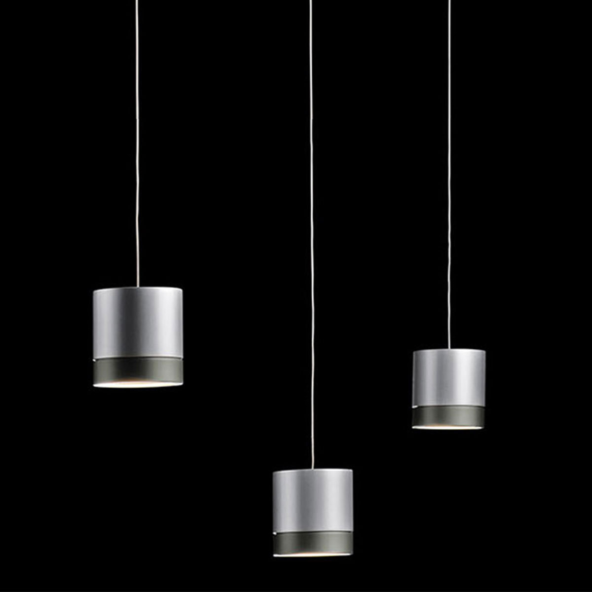 Two- or three-lamp LED pendant luminaire AURA with different reflectors