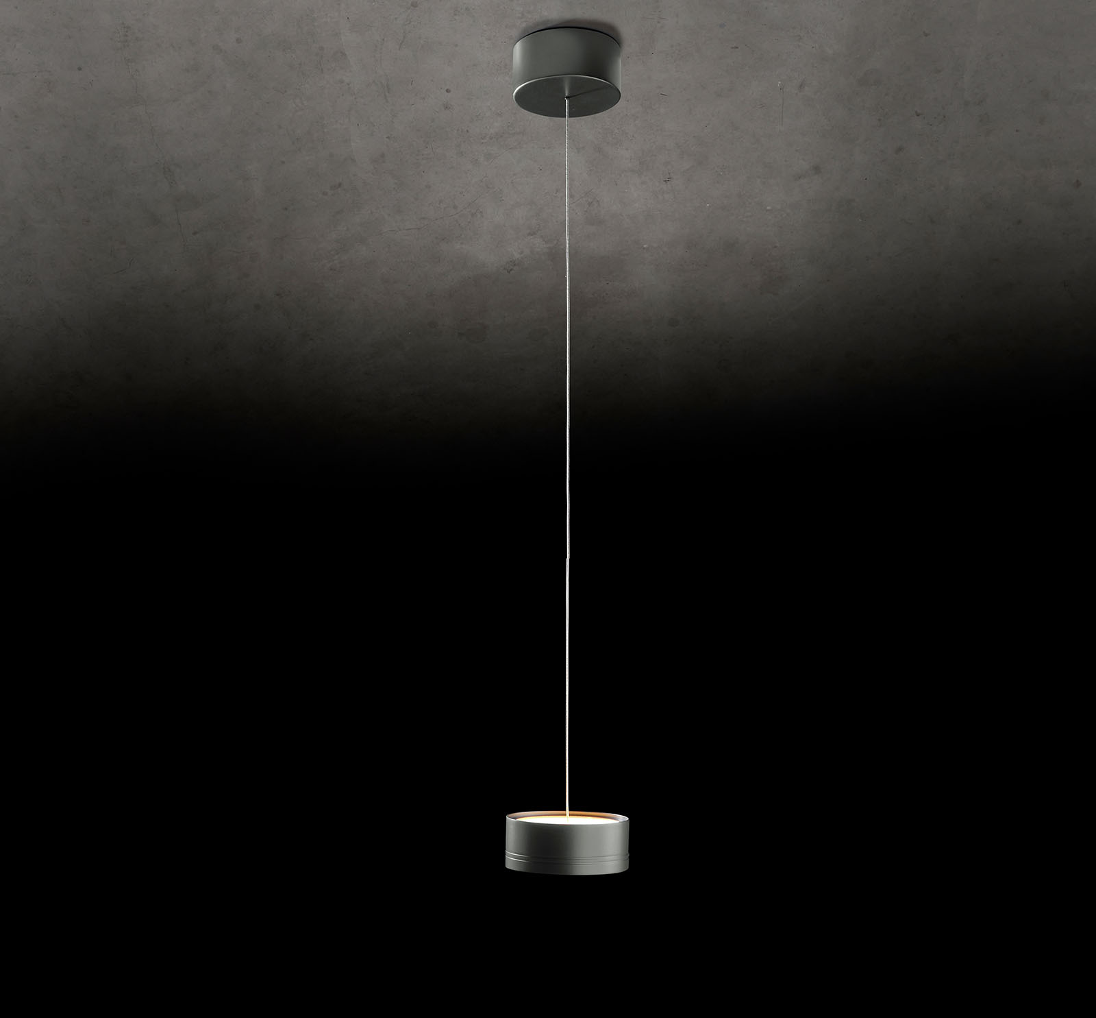 Fig. 3: Oberfläche Platin Modern Up/Down Pendant FAVOR with High-End LED Technology: Oberfläche Platin