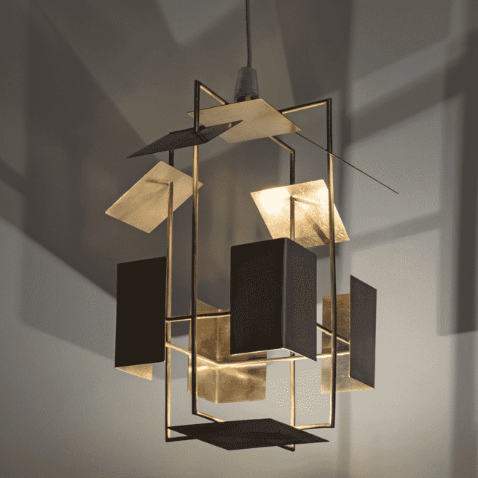 Hängendes Lichtobjekt aus Messing LAMPION XL