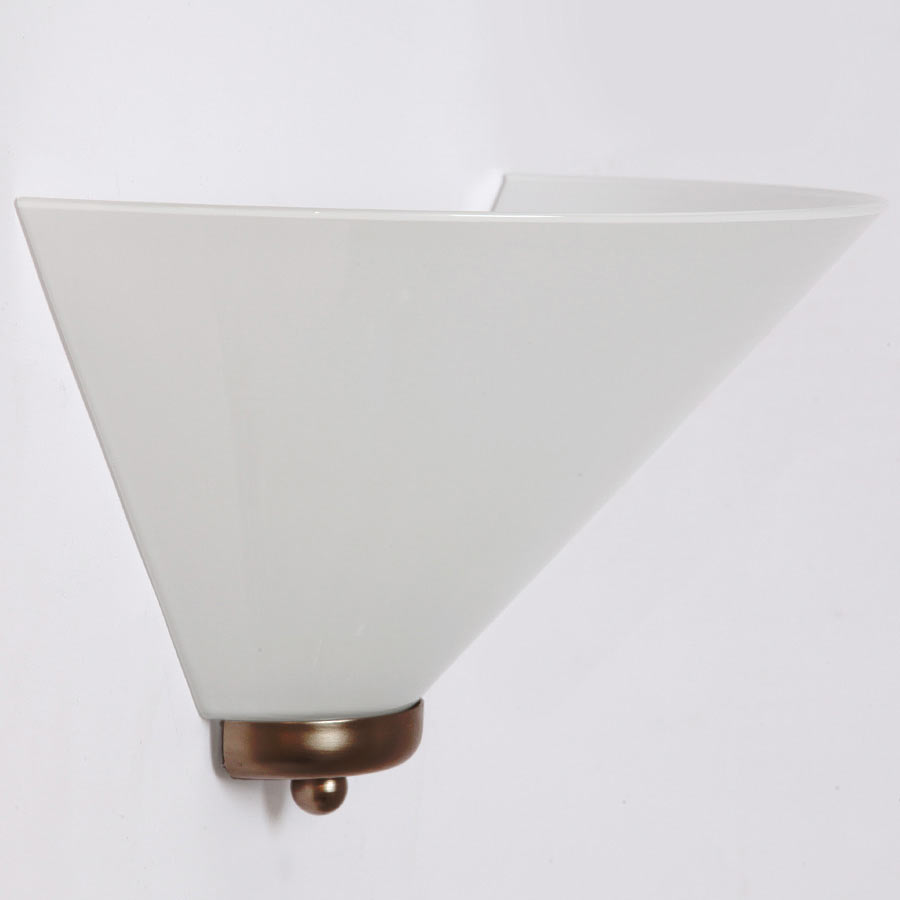 Jugendstil-Wandleuchte aus Messing mit Halbkegel-Glas, Bild 3 Jugendstil-Wandleuchte aus Messing mit Halbkegel-Glas, Bild 3