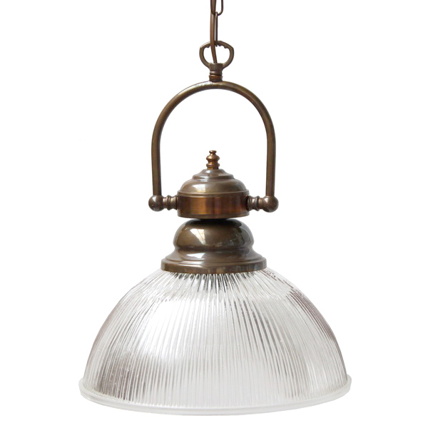 Bild 1: Die nostalgische Hängeleuchte im Industriestil: wie aus einem Irish Pub in der Ausführung „Alt-Messing“ Nostalgische Hängeleuchte mit prismatischer Glasschale: Die nostalgische Hängeleuchte im Industriestil: wie aus einem Irish Pub in der Ausführung „Alt-Messing“