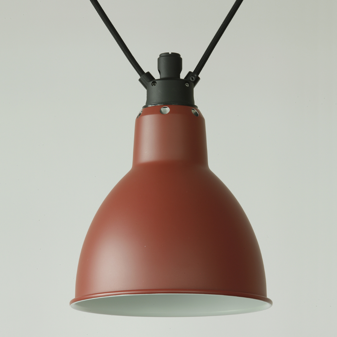 Bild 3: Schirmtyp ROUND L mit Ø 17 cm Hängeleuchten-Gruppe mit 7 variablen Schirmen Les Acrobates N° 327: Schirmtyp ROUND L mit Ø 17 cm