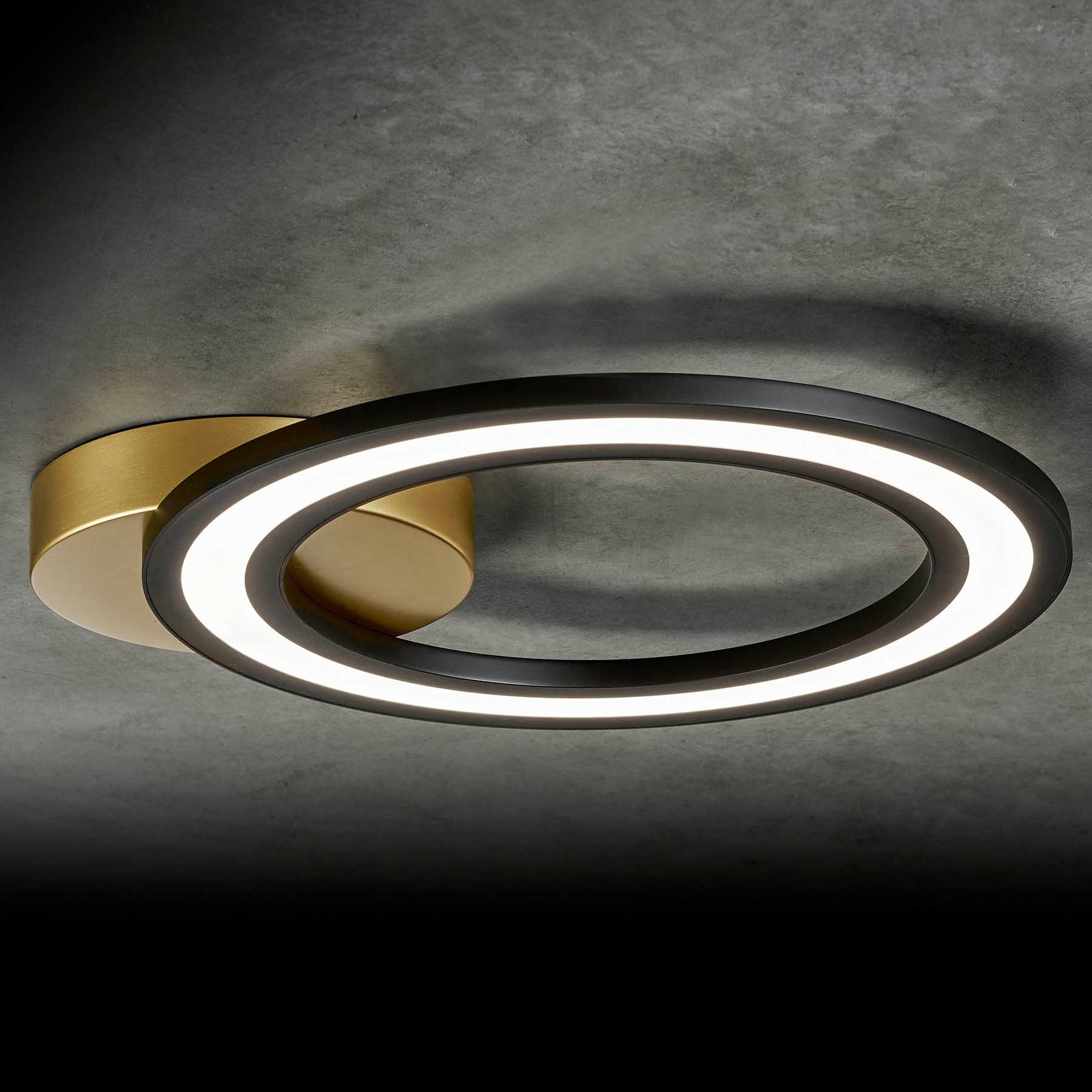 Lichtstarker LED-Ring: High End-Deckenleuchte ORBIT mit Ø 42 cm