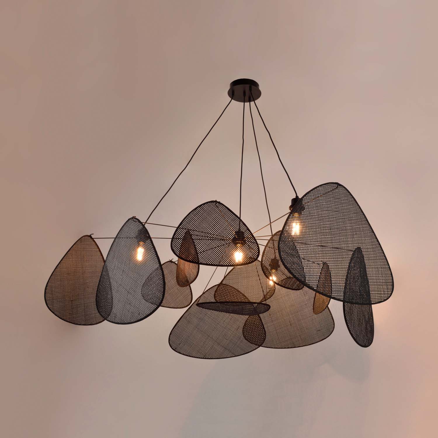 Sehr Großer Retro-Design Hängeleuchter SCREEN mit Dreizehn Geflochtenen Schirmen, Fig. 4