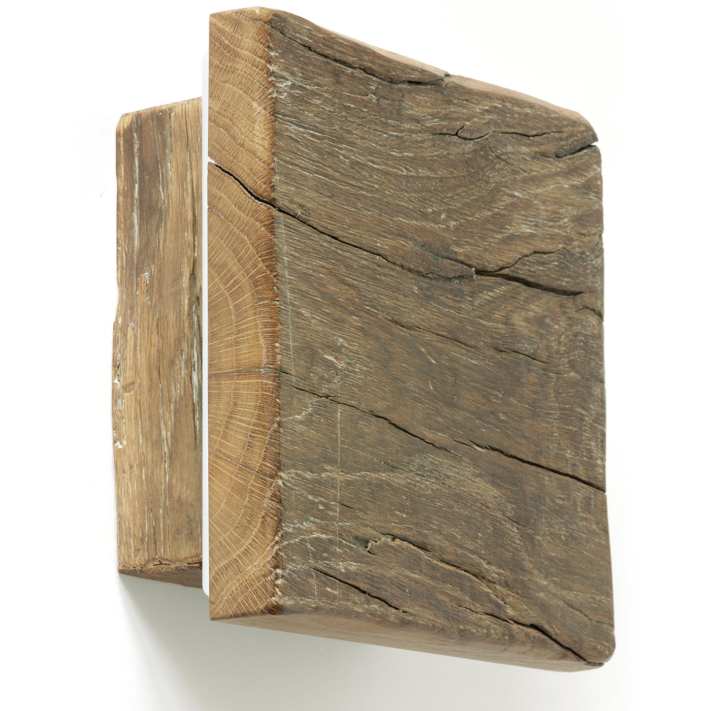 Quadratische Wandleuchte aus antikem Massivholz (20 cm): Quadratische Wandleuchte aus Massivholz, in Südtirol aus antiken Balken gefertigt (hier Eiche antik Patina)