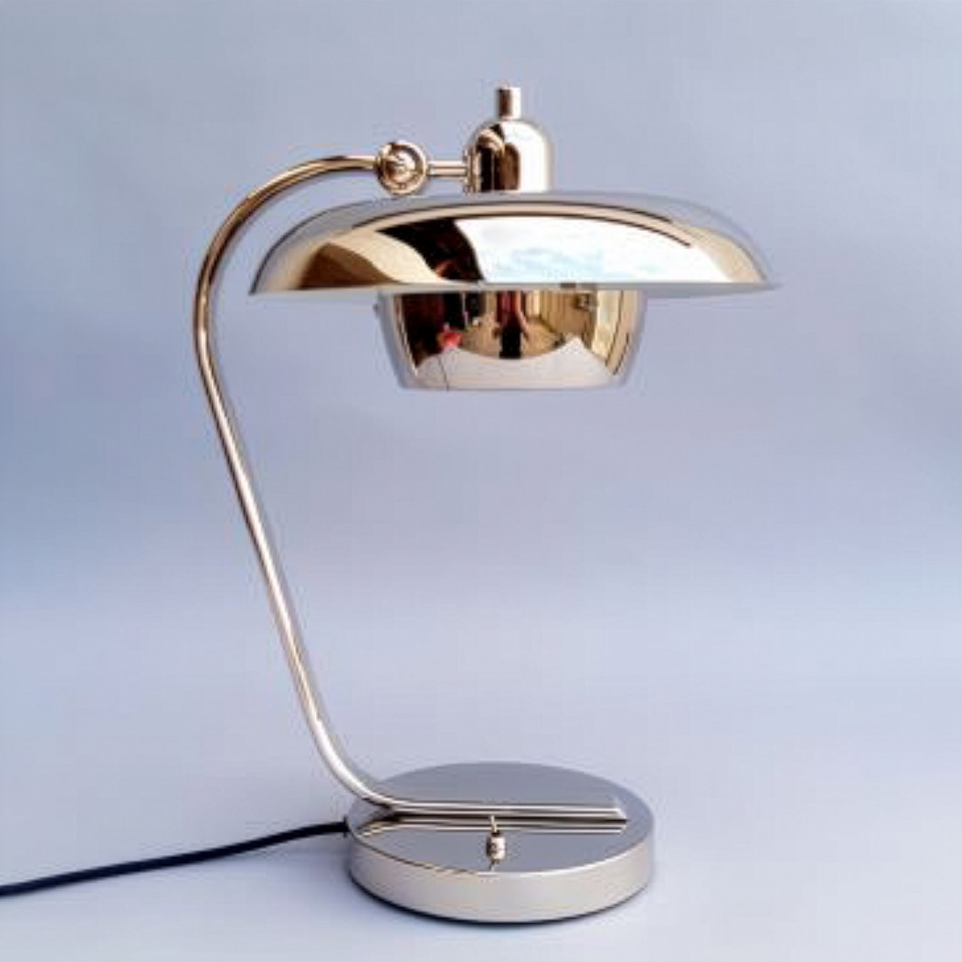 1930er Jahre Bauhaus Schreibtisch-Leuchte TL7