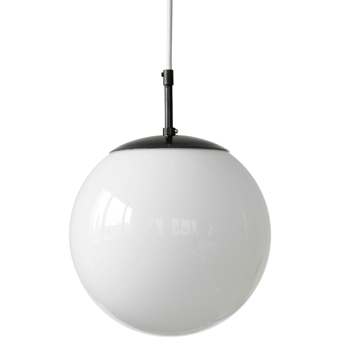 Minimalistische Kugel-Lampe MÜNCHEN: Klassisch: Die Kugellampe mit 25 cm-Glaskugel mit schwarzer Möchnskappe und weißem Kabel
