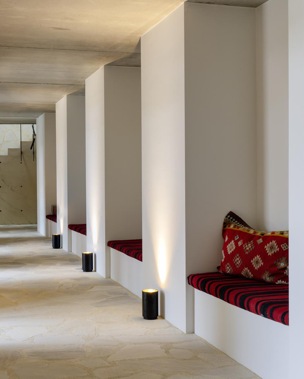 TOBO Floor Spotlight with Brass Reflector, Fig. 5 TOBO Floor Spotlight with Brass Reflector, Fig. 5