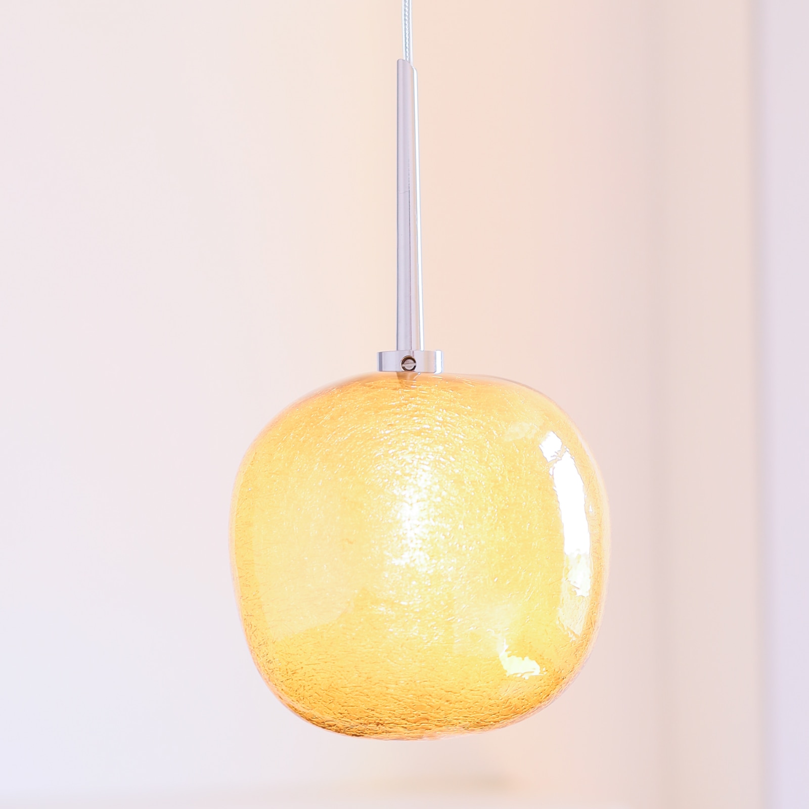 Glänzendes Silber oder Gold: Glas-Hängeleuchte GALET in drei Größen Glänzendes Silber oder Gold: Glas-Hängeleuchte GALET in drei Größen