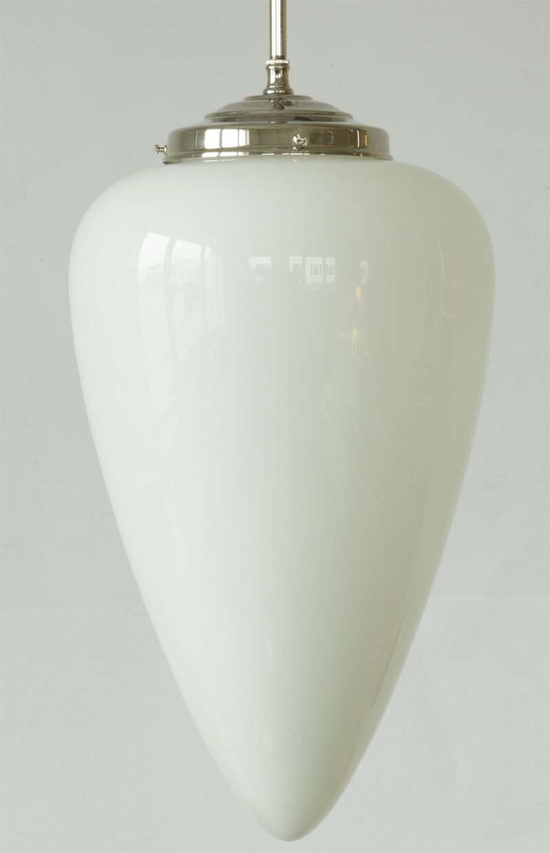 Elegante Jugendstil-Hängeleuchte an Pendelrohr v312: Abgebildet in hochglanz vernickelt