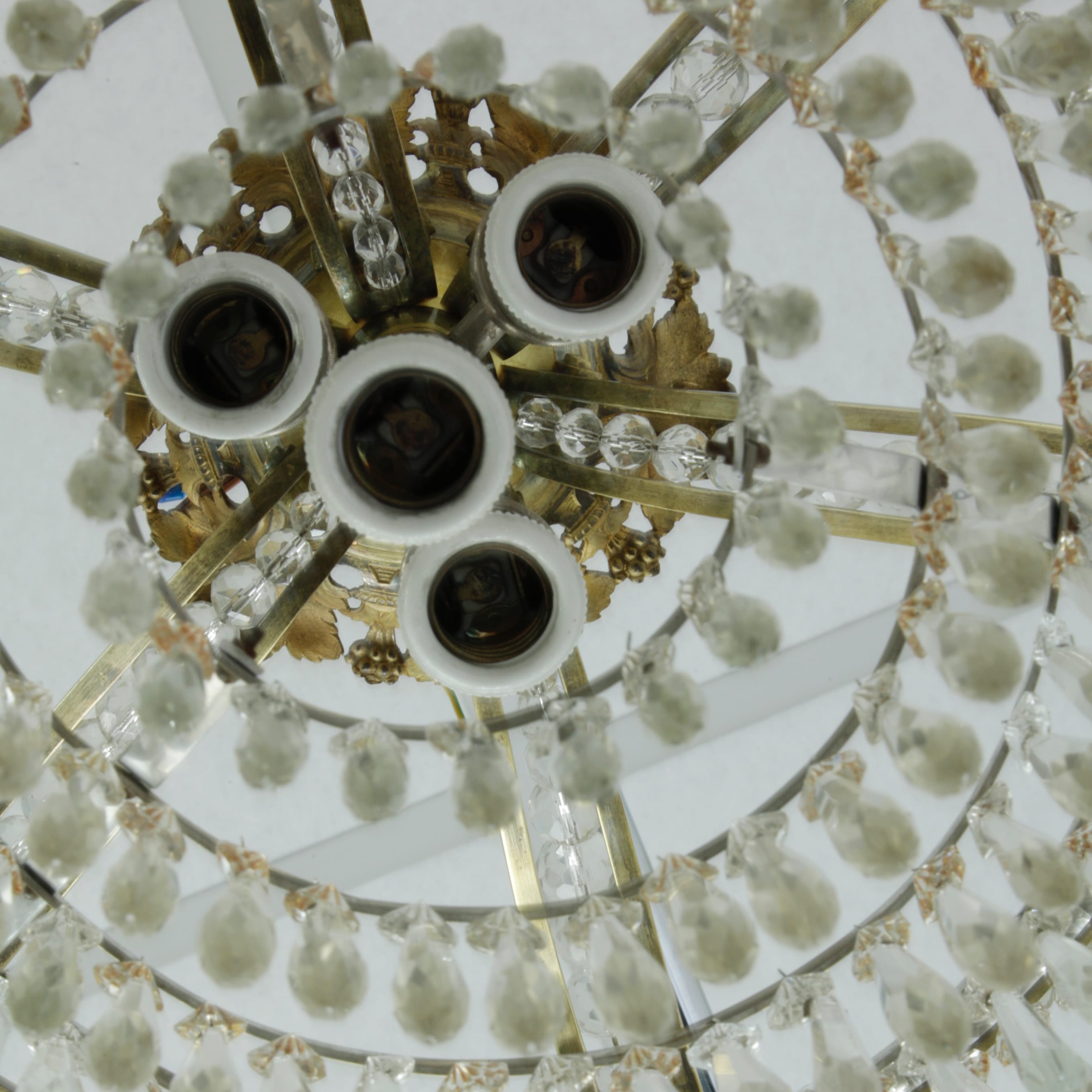 Chandelier with cut crystal hanging, around 1900 - SOLD, Fig. 4 Chandelier with cut crystal hanging, around 1900 - SOLD, Fig. 4