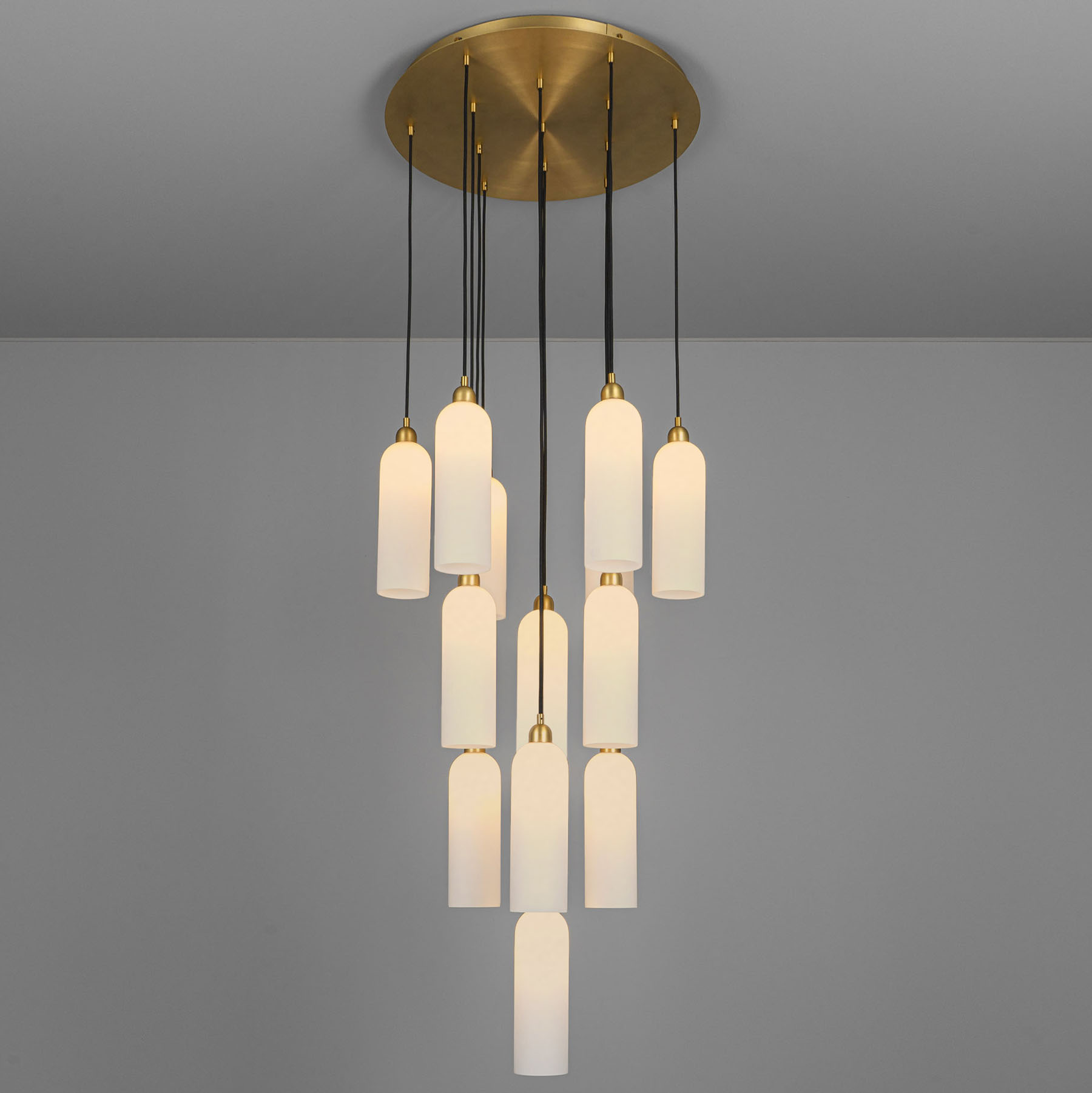 Kaskaden-Leuchter ODYSSEY CLUSTER mit 9 oder 13 matten Opalglas-Zylindern Kaskaden-Leuchter ODYSSEY CLUSTER mit 9 oder 13 matten Opalglas-Zylindern