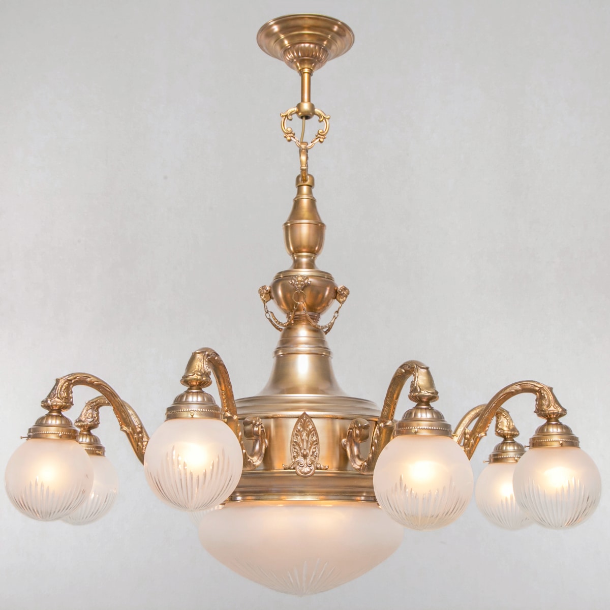 Magnificent eight-armed ballroom chandelier FORTUNE CH-8