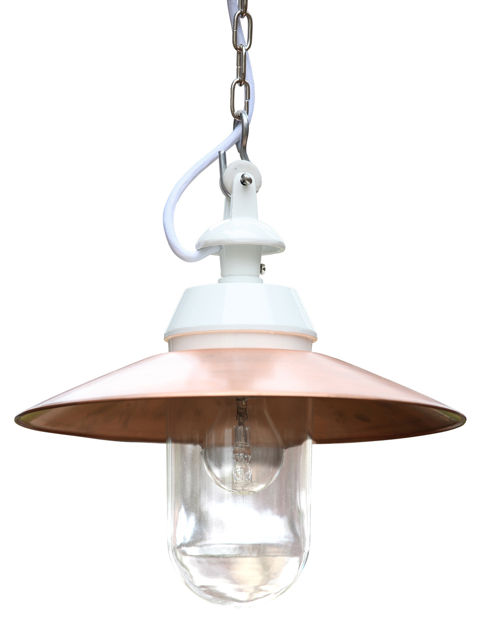 Weiße Hängeleuchte im Landhaus-Look mit Kupferschirm Weiße Hängeleuchte im Landhaus-Look mit Kupferschirm