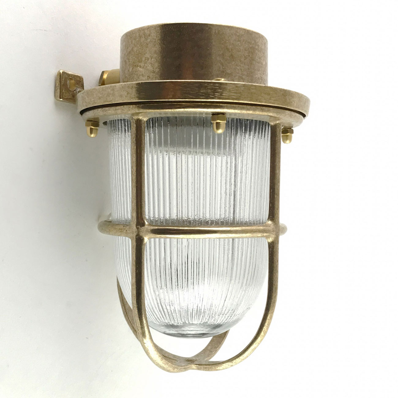 Nautische Wandlampe aus Messing und Rillen-Glaszylinder, Schutzgitter, IP64: Messing natur