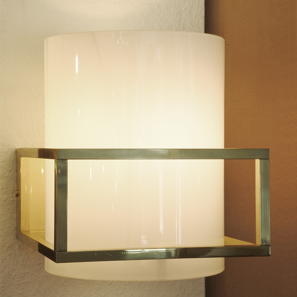 Exclusive brass frame wall light with opal glass cylinder QUB