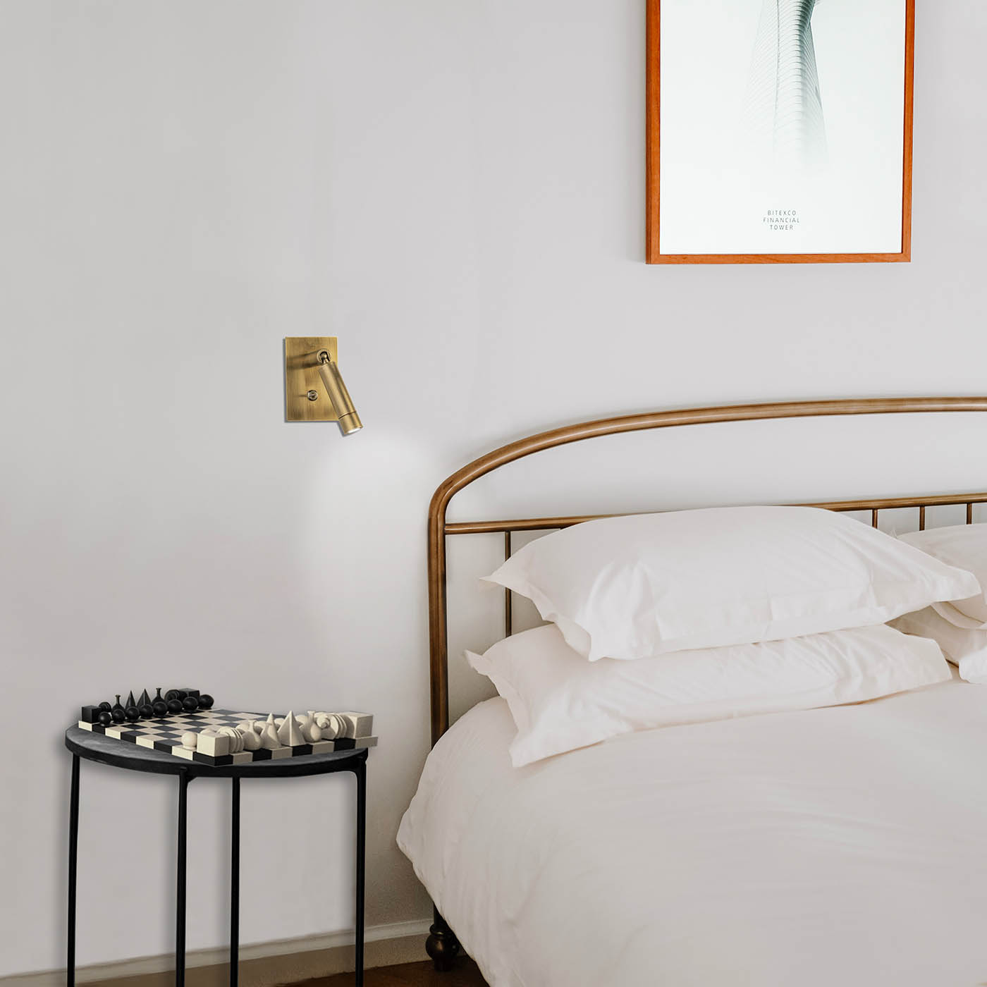 LED-Gelenk-Spot aus Messing zur Einbau-Montage AL45: Das Modell mit Schalter in natur matt satiniert.