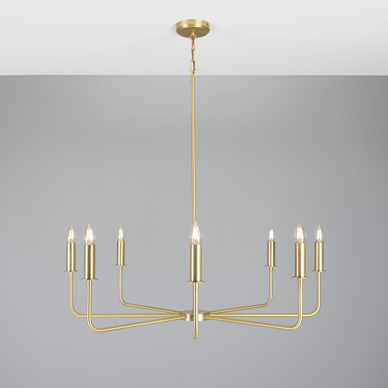 Modern Eight-Light Chandelier: Messing satiniert