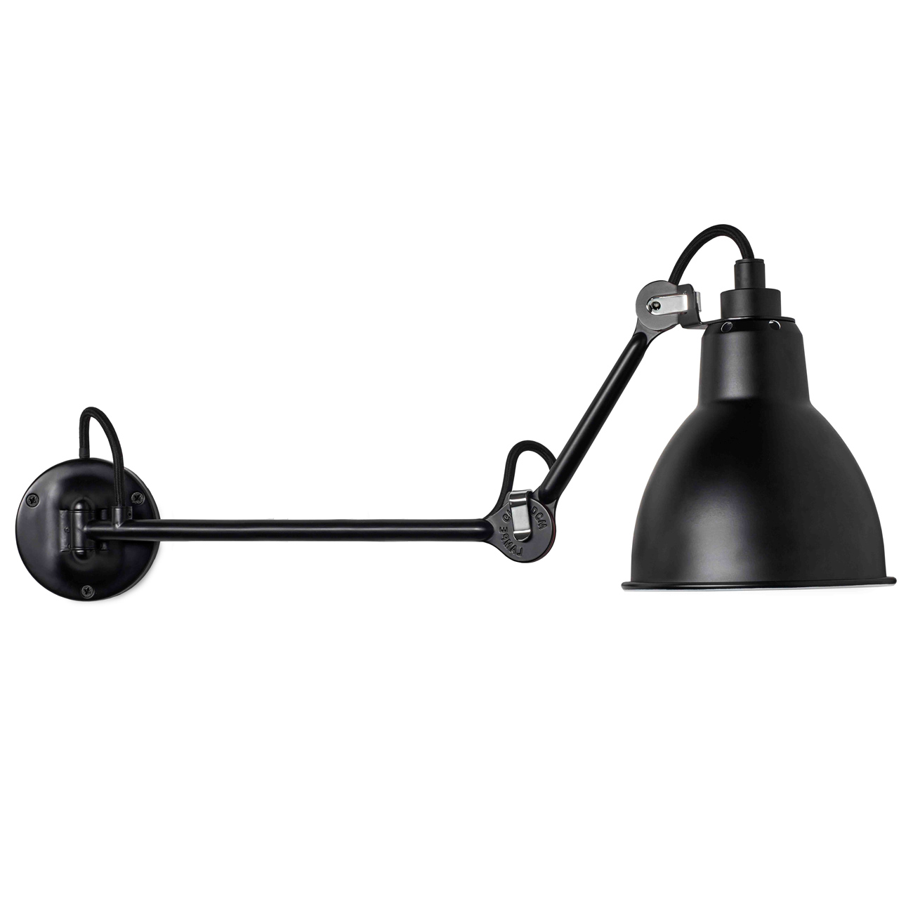 Die Schwenk-Wandlampe Gras N°204, z.B. als Bett-Lese-Leuchte, hier das längere Modell 2