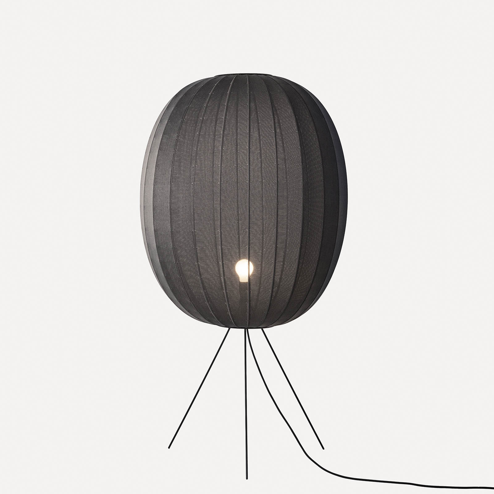 Niedrige Stoff-Stehleuchte KNIT-WIT mit Lampion-Schirm, vielen Farben – Casa Lumi
