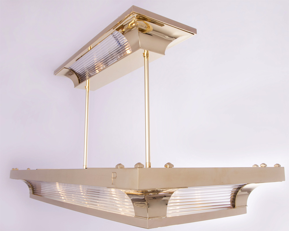 Exklusive, abgehängte Art-Déco-Deckenleuchte: Die Art-Déco-Deckenleuchte im Stile der Leuchten-Schiffe von Petitot, Paris