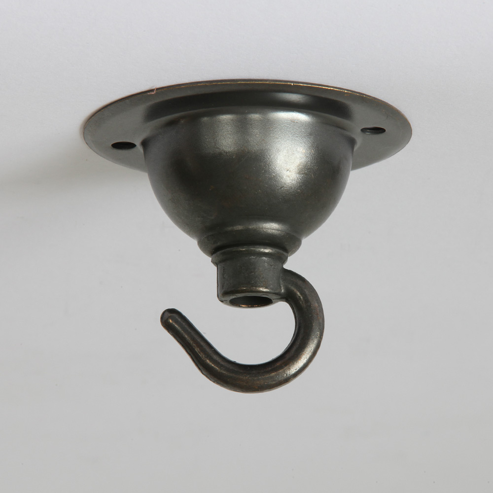 Sechsseitig verglaste Pendelleuchte 7651: Das kleine Bronzeguss-Deckenteil mit Haken (Ø 65 mm)