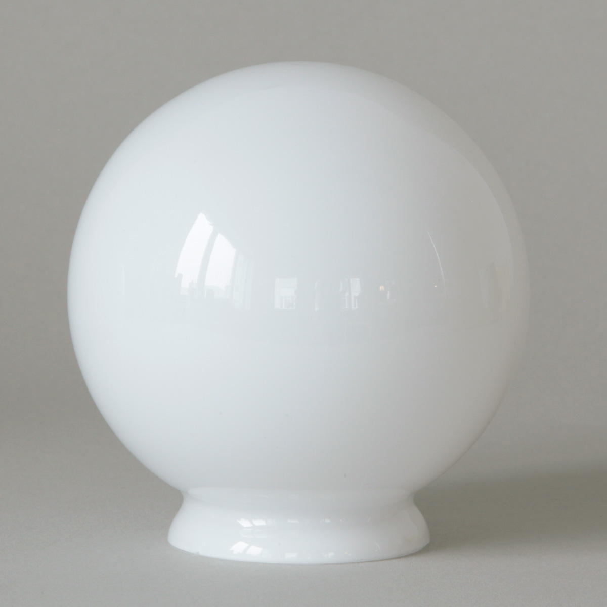 Sehr kleine Deckenlampe mit weißem Kugelglas Ø 10 cm: Art déco-Glas