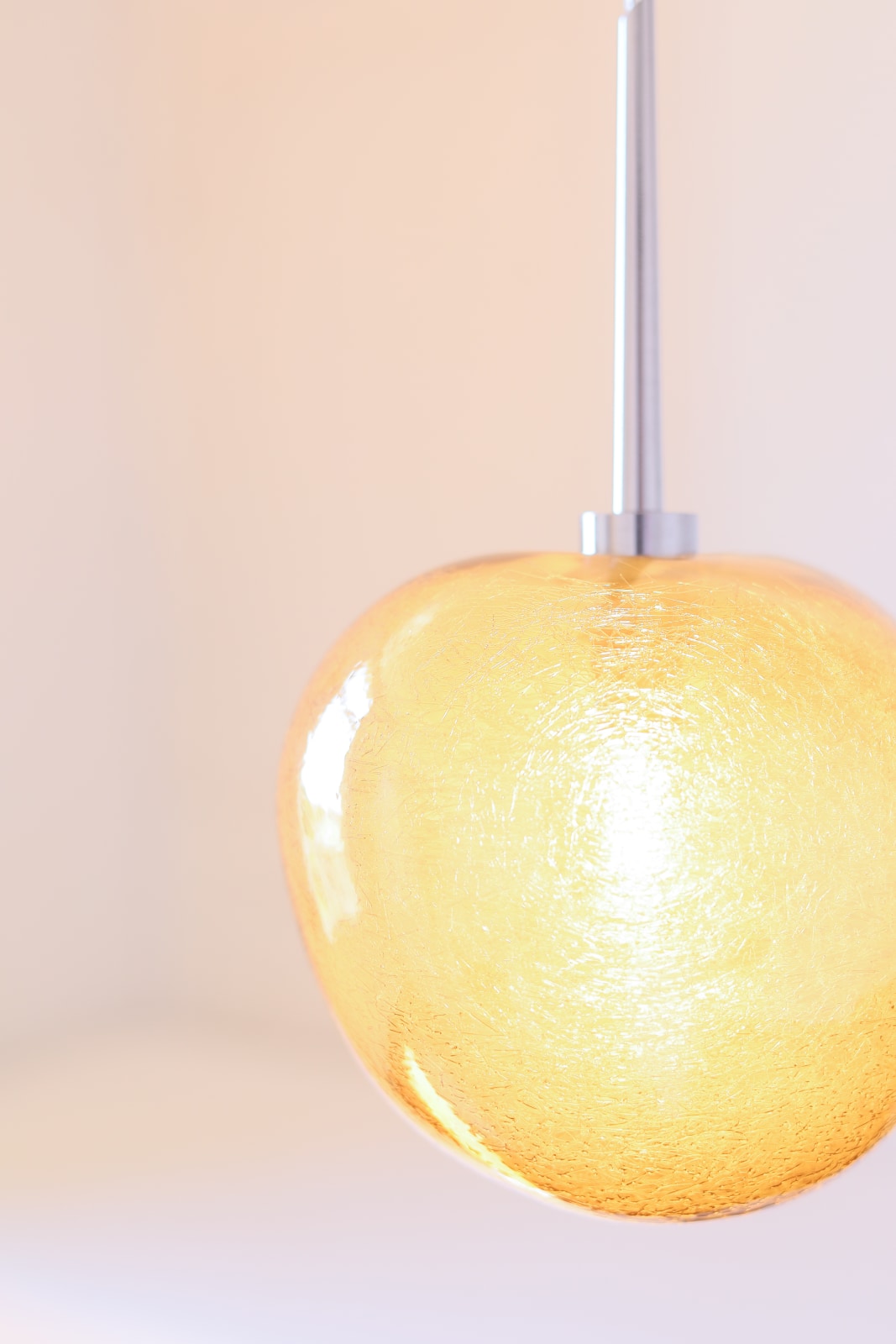 Glänzendes Silber oder Gold: Glas-Hängeleuchte GALET in drei Größen, Fig. 3 Glänzendes Silber oder Gold: Glas-Hängeleuchte GALET in drei Größen, Fig. 3