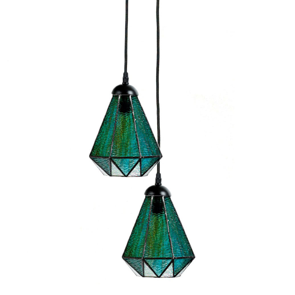 Gruppe mit 2 oder 3 Hängeleuchten mit grünen Tiffanyglas-Schirmen: Cluster aus Tiffany-Hängeleuchten mit grünen "Wasserglas"-Schirmen (Modell 1 mit zwei Schirmen)