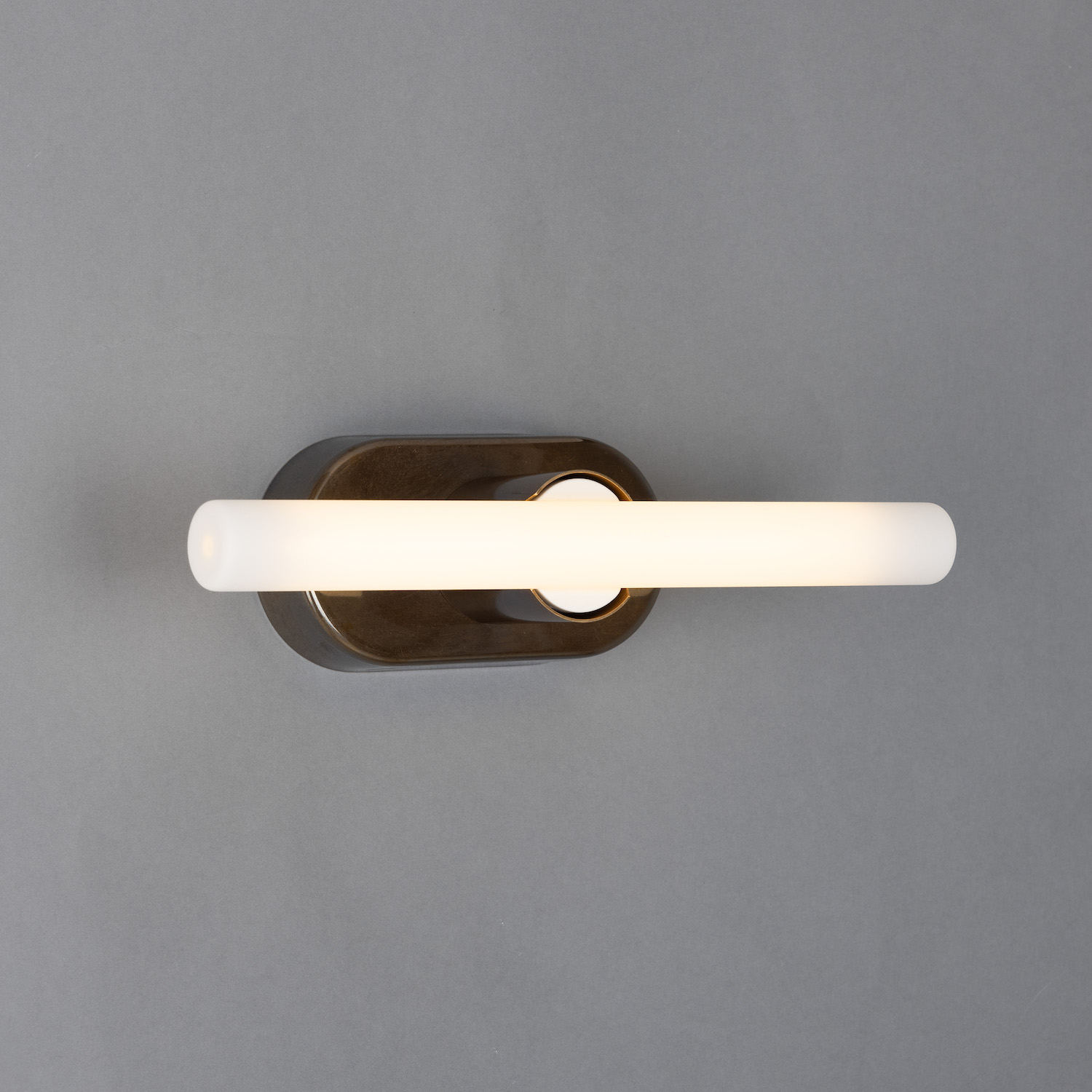 Minimalistische Wand- oder Spiegelleuchte aus Messing: Alt-Messing patiniert, Modell 1