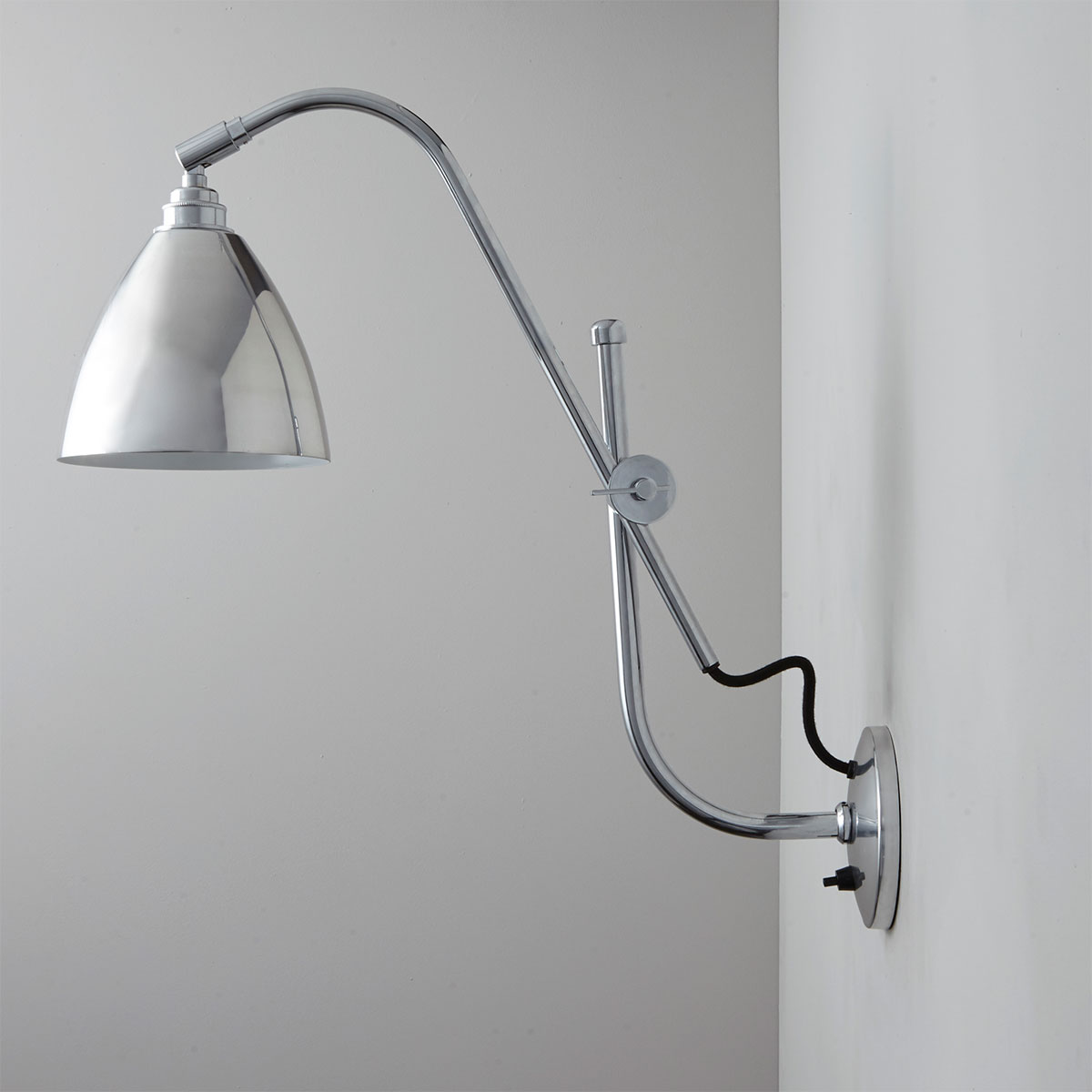 Bild 11: Aluminium poliert Wandleuchte mit Gelenk-Auslegerarm im Bauhaus-Stil TASK: Aluminium poliert