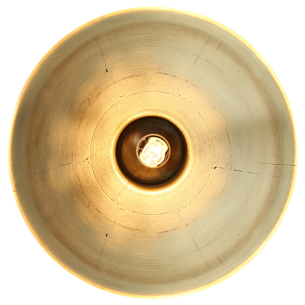 Kleine Pendelleuchten MALIBOO in Schwarz und Messing: Der Lampenschirm aus Messing bringt besonders gemütliches, warmes Licht auf den Tisch