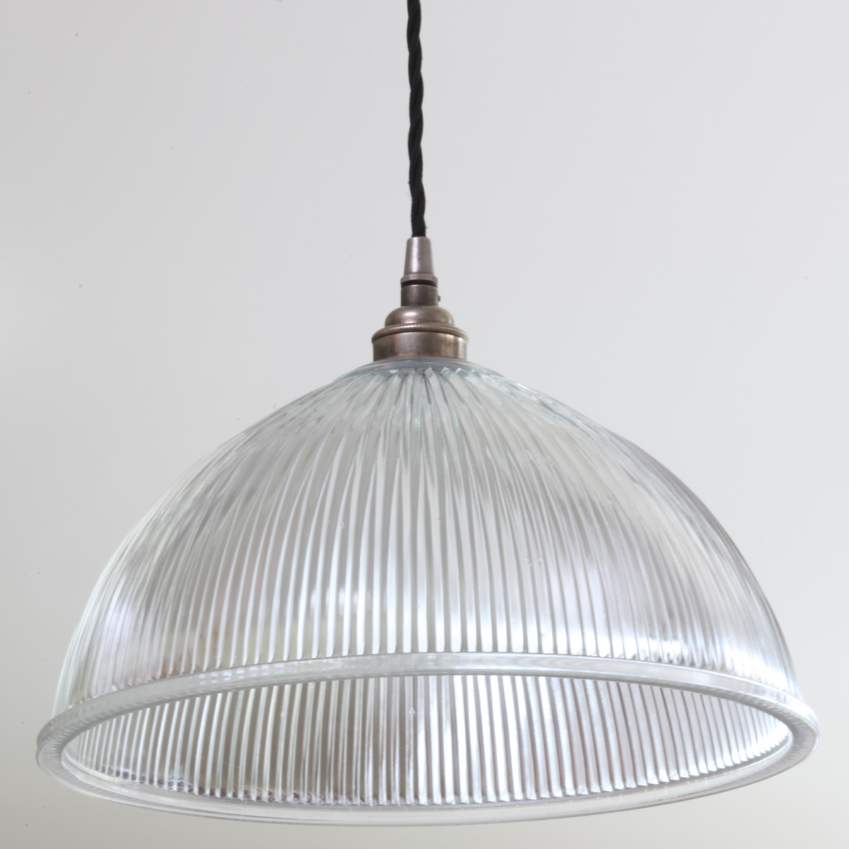 Holophanglas-Hängelampe mit halbrundem Schirm, Bild 4 Holophanglas-Hängelampe mit halbrundem Schirm, Bild 4