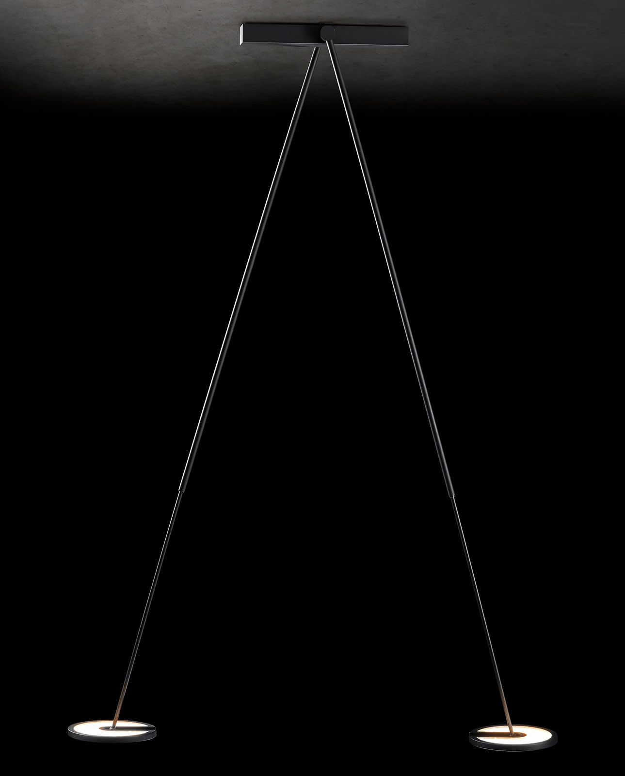 Lichtstarke Gelenk-Deckenleuchte mit zwei (höhen)verstellbaren Armen JANUS H: Abgebildet in Schwarz 