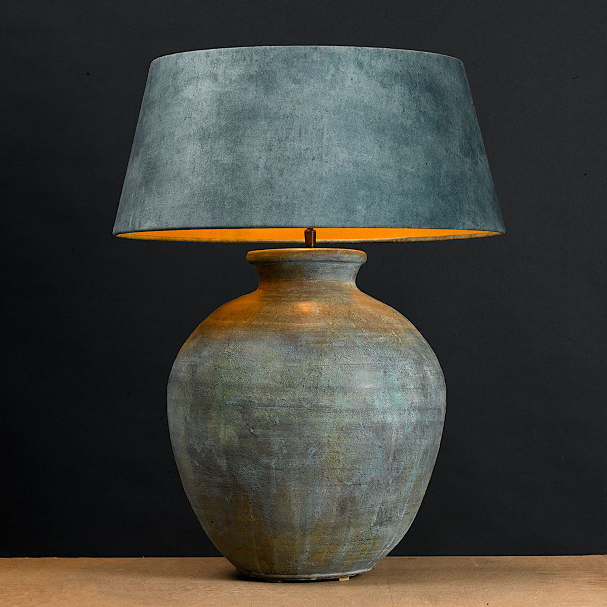 Fig. 2: Schirm in Türkis Fabric Shade Table Lamp Tonino with Copper Green Glazed Base: Schirm in Türkis