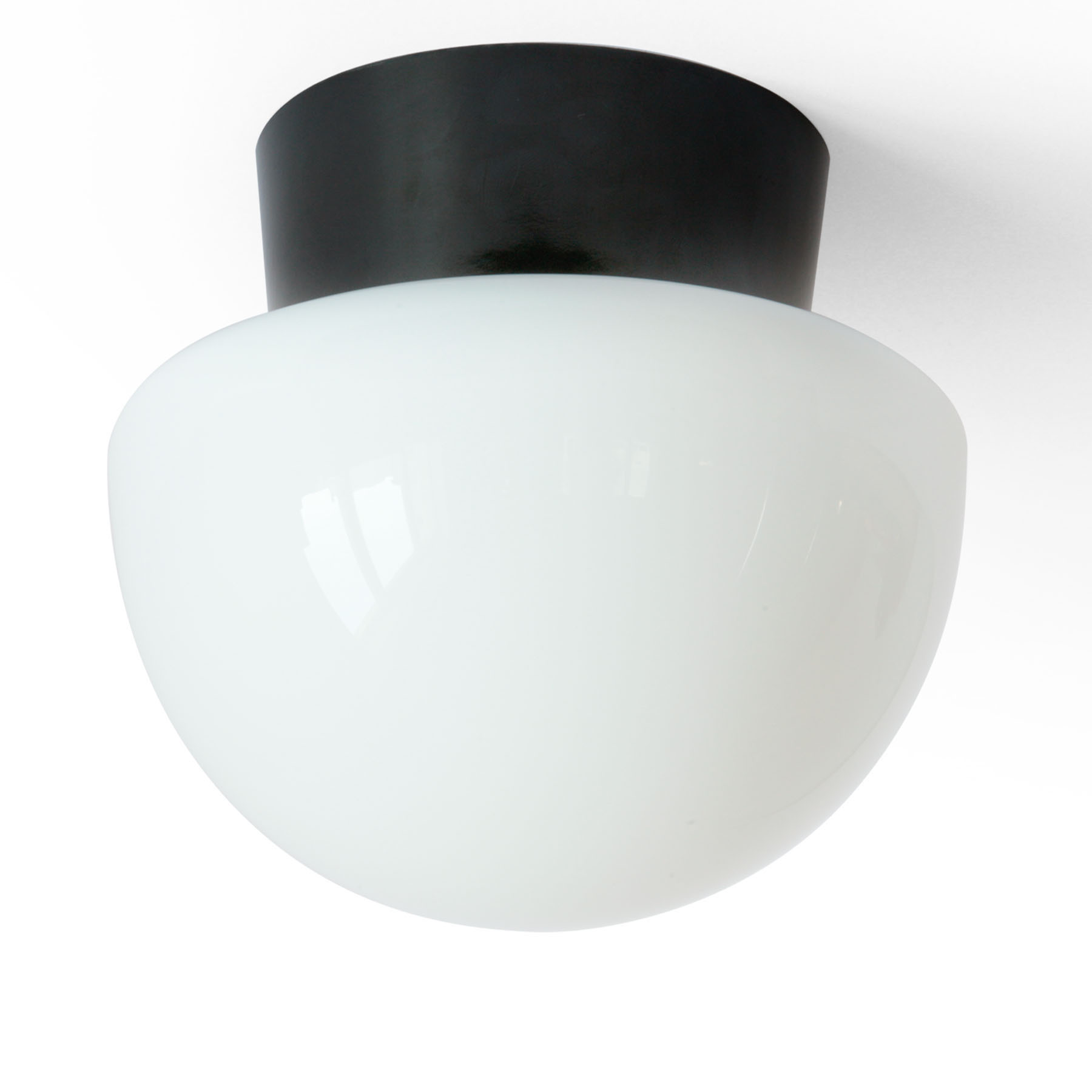 Nicht nur für Keller: Bakelit-Deckenleuchte mit Halbkugel-Schraubglas, Ø 16 cm Nicht nur für Keller: Bakelit-Deckenleuchte mit Halbkugel-Schraubglas, Ø 16 cm