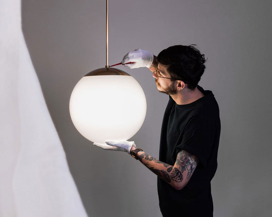 Sehr große Opalglas-Kugel-Pendelleuchte, Ø 50 / 60 cm – Casa Lumi