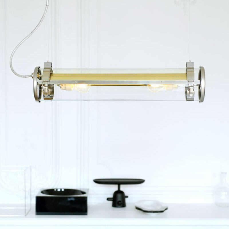 Glasröhren-Leuchte RIMBAUD, Ø 13 cm: Die Glasröhrenleuchte, hier in Golden als Hängeleuchte installiert