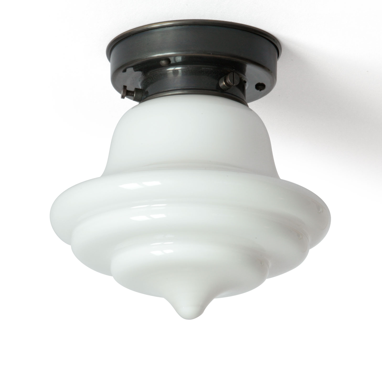 Kleine Deckenlampe mit charmantem Opalglasschirm Ø 16 cm Kleine Deckenlampe mit charmantem Opalglasschirm Ø 16 cm