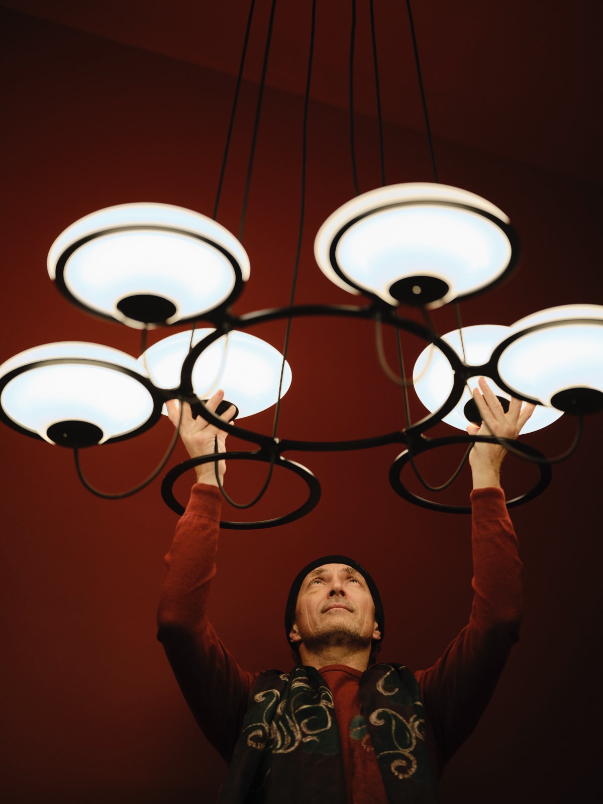 Retro-Futuristischer UFO-Design-Kronleuchter IN THE AIR 6, Bild 9 Retro-Futuristischer UFO-Design-Kronleuchter IN THE AIR 6, Bild 9