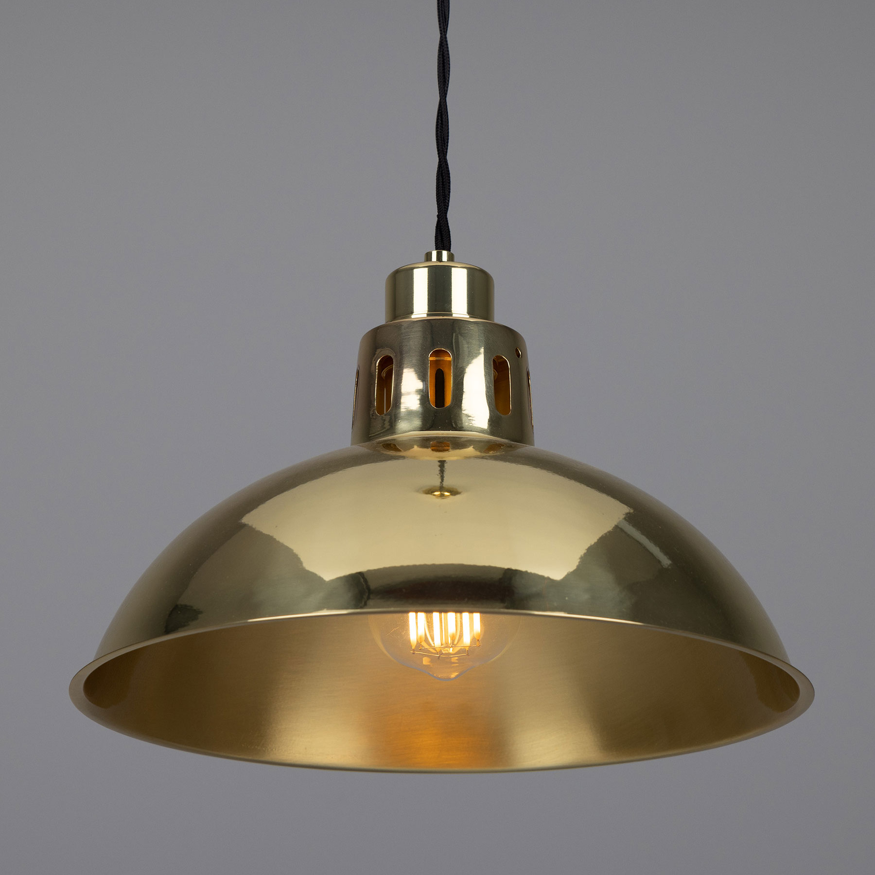 Messing-Pendelleuchte mit offenem Dom