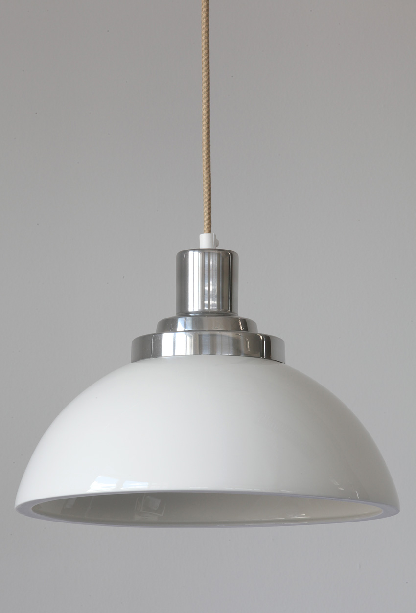 Bild 15: Modell 1: eine elegante Hängeleuchte mit schön durchschimmerndem Porzellan-Schirm Porzellanschirm-Pendelleuchte aus der Manufaktur COSMO: Modell 1: eine elegante Hängeleuchte mit schön durchschimmerndem Porzellan-Schirm