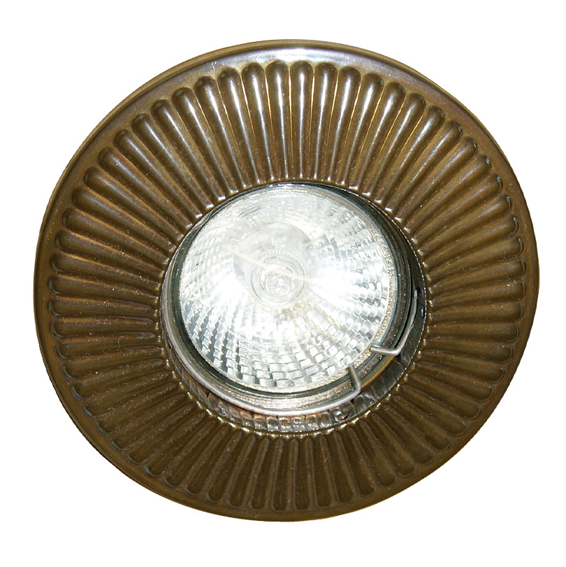 Bild 1: Nostalgischer Einbau-Spot für GU10, hier der Ausführung „Alt-Messing patiniert“ Dekorativer Einbau-Deckenspot aus Messing Ø 10 cm: Nostalgischer Einbau-Spot für GU10, hier der Ausführung „Alt-Messing patiniert“