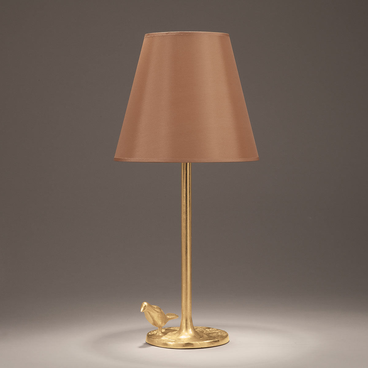 Bild 6: Bronze vergoldet Bronzeguss-Leuchte PLUME mit Spatzenskulptur und Stoffschirm: Bronze vergoldet