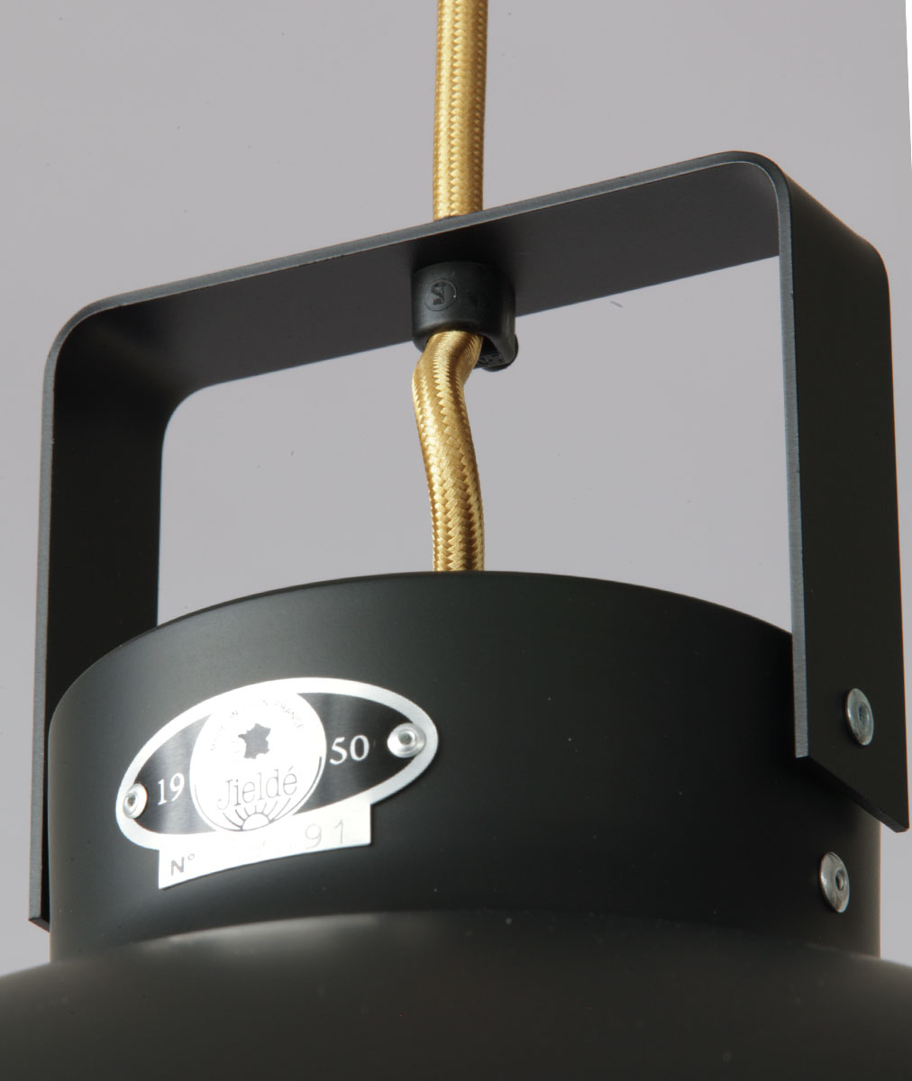 Industriestil-Pendelleuchten AUGUSTIN aus Frankreich, Ø 16 bis 54 cm: Schwarz matt: Jeder Leuchte wird eine Plakette mit Seriennummer aufgenietet, die sie als Manufaktur-Einzelstück kennzeichnet