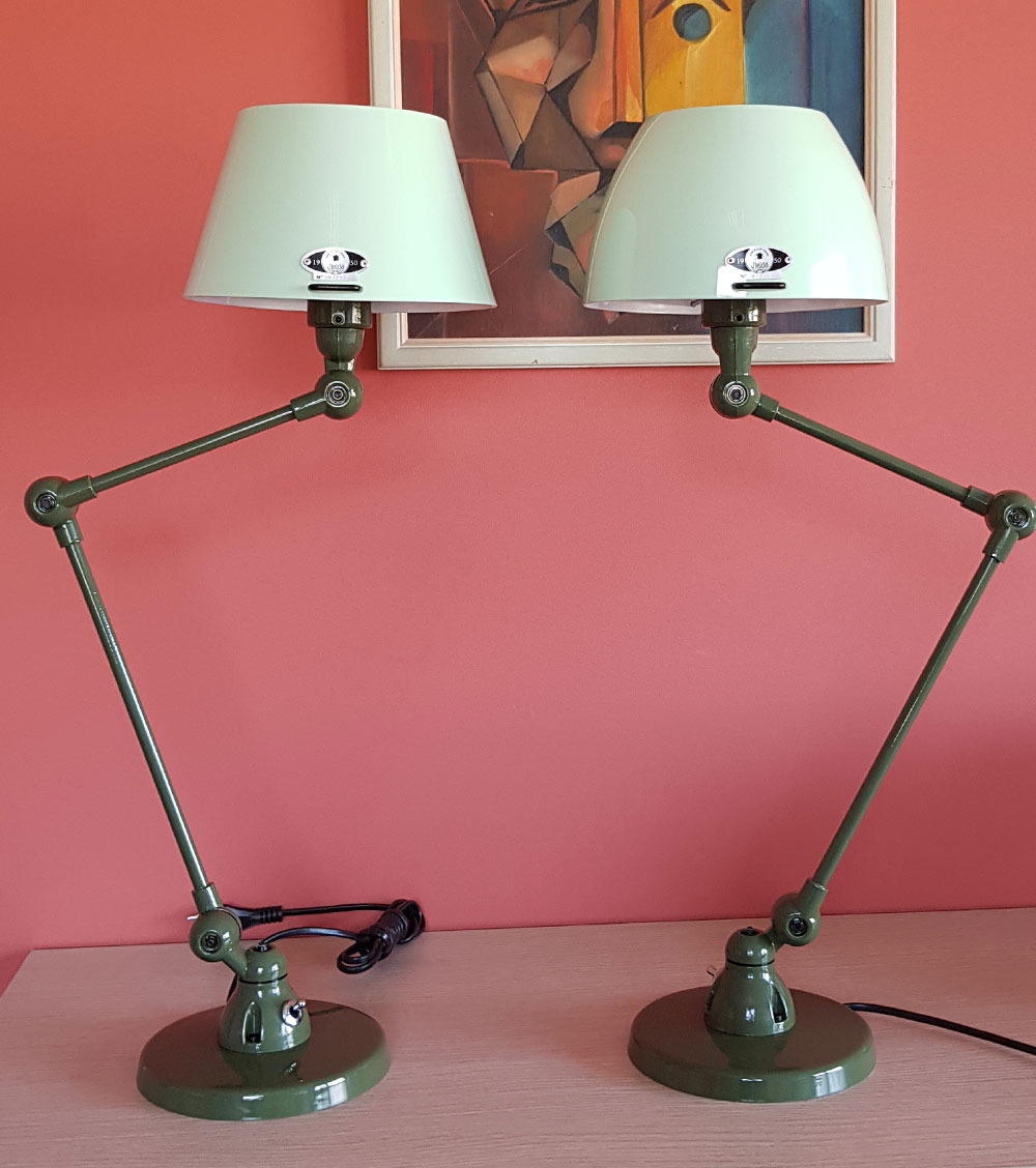 Bild 5: Zweifarbige Kombinationen Schirm+Gestell sind möglich Gelenk-Tischleuchte AICLER 373: Zweifarbige Kombinationen Schirm+Gestell sind möglich